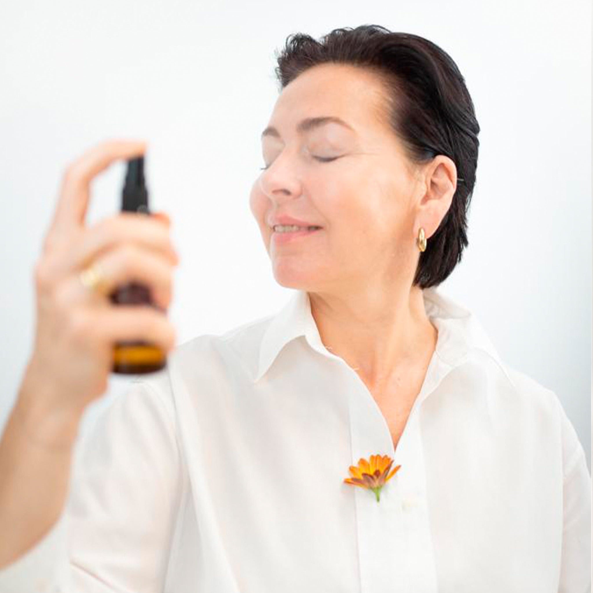 Tónico facial Rosa Damascena con complejo calmante y extracto de manzanilla